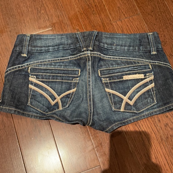 William Rast shorts - Picture 4 of 4